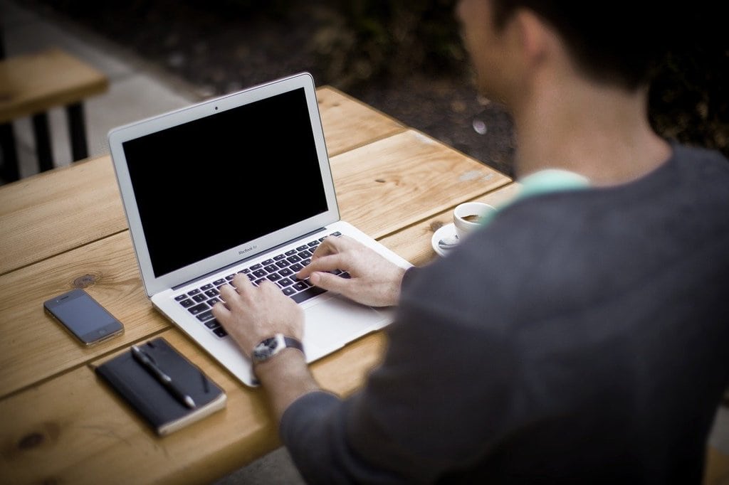 L'impact des détecteurs d'IA dans notre quotidien moderne et connecté